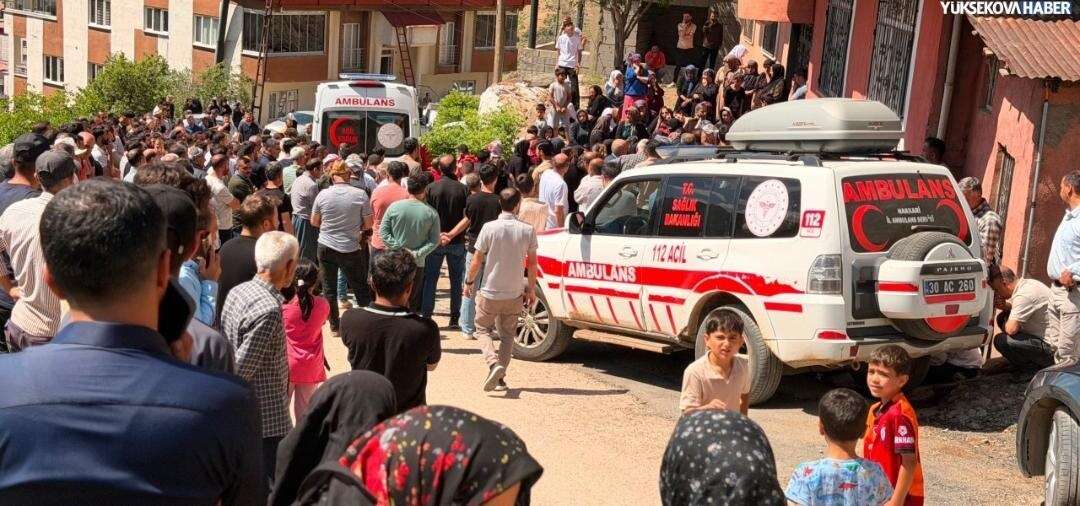 Uzman çavuşun katlettiği aile yan yana toprağa verildi 3